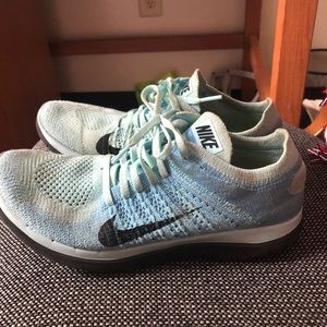 NIKE FREE 4.0 FLYKNIT